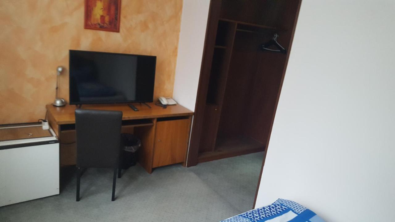 Zimmer Im Gruenen Wuppertal Esterno foto