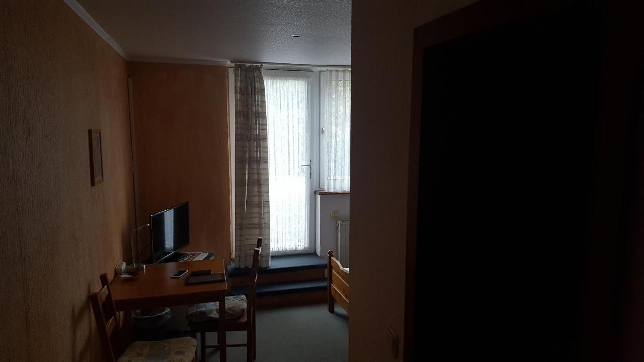 Zimmer Im Gruenen Wuppertal Esterno foto
